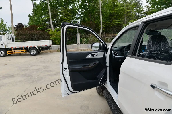 JMC Yuhu 7 2020 2.0T Diesel 142 hp Automatic 4WD Standard Wheelbase Double Row Pickup Chassis (1) | 86Trucks
