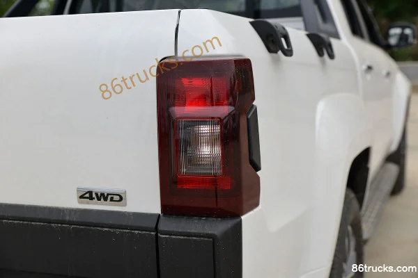 JMC Yuhu 7 2020 2.0T Diesel 142 hp Automatic 4WD Standard Wheelbase Double Row Pickup Official Photos (2) | 86Trucks