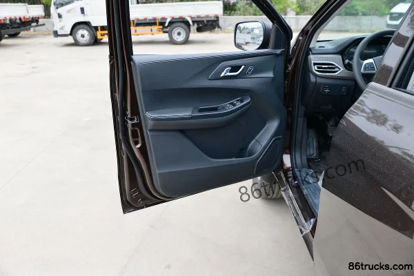 JMC New Baodian 2022 Comfort Edition 2.5T Diesel 140 hp Manual 2WD Long Wheelbase Double Cab Pickup (China VI) Chassis (2) | 86Trucks