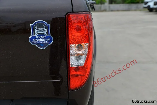 JMC New Baodian 2022 Comfort Edition 2.5T Diesel 140 hp Manual 2WD Long Wheelbase Double Cab Pickup (China VI) Official Photos (1) | 86Truck