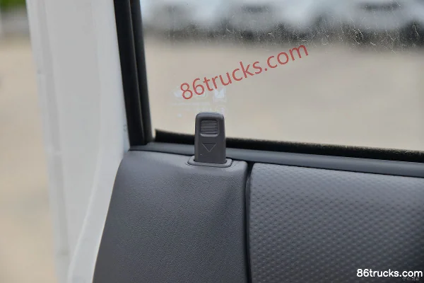 JMC Shunda Small Truck 122hp 4X2(6 wheels) 3.3m Crew Cab Flatbed Light Truck (China VI) (3) | 86Trucks
