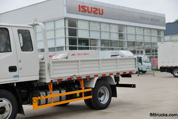 JMC Shunda Small Truck 122hp 4X2(6 wheels) 3.3m Crew Cab Flatbed Light Truck (China VI) Body (1) | 86Trucks