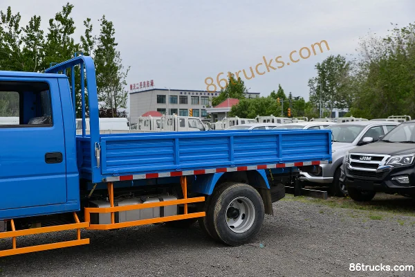 JMC Shunda châssis étroit 122 ch 4X2(6 roues) camion léger à plateaux 3,265 m cabine double (frein hydraulique) (China VI) Carrosserie (1)