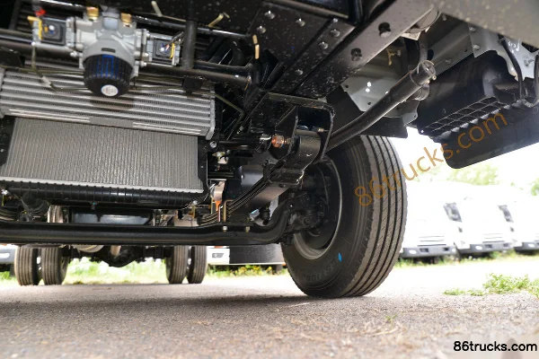 JMC Kaiyun 143 hp 4X2(6 wheels) 4.2 m single-row van light truck (China VI) (air brake) Chassis (3) | 86Trucks