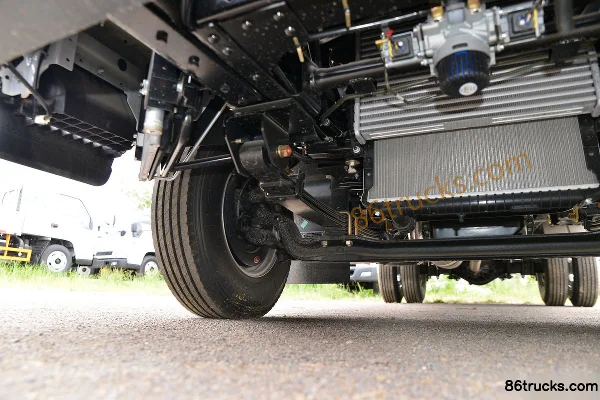 JMC Kaiyun 143 hp 4X2(6 wheels) 4.2 m single-row van light truck (China VI) (air brake) Chassis (2) | 86Trucks