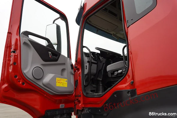 Dongfeng Commercial Vehicle Tianjin KR PLUS 300 hp 6X2(8 wheels) 7.7m Wing Opening Box Cargo Truck (High Roof Double Sleeper) Cab (1) | 86Tr