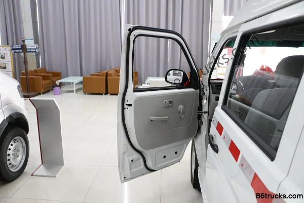 Jinbei New Haishi X30L 2021 Wealth Edition 102 hp 1.5L 5-Seat Panel Van Cab (1) | 86Trucks