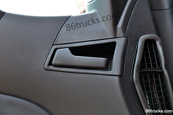 Sinotruk Sitrak SITRAK G5 camion porteur 250 ch 4X2(6 roues) 6,8 m AMT automatique à ridelles Cabine (3) | 86Trucks