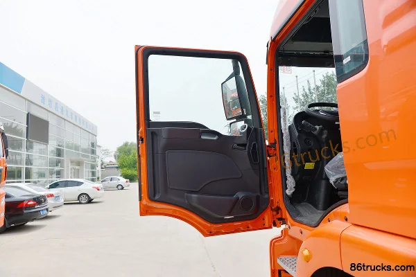 Sinotruk Sitrak SITRAK G5 camion porteur 250 ch 4X2(6 roues) 6,8 m AMT automatique à ridelles Cabine (1) | 86Trucks