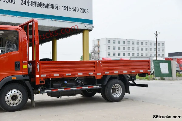 Sinotruk HOWO Tongshuai 150 hp 4X2(6 wheels) 4.15 m single-row flatbed light truck (China VI) (Medium Body) (1) | 86Trucks