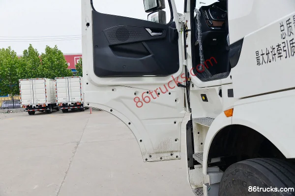 Sinotruk HOWO TH7 Heavy Truck 510 hp 4X2(6 wheels) tractor truck (China VI) Cab (2) | 86Trucks