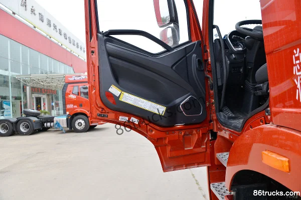 FAW Jiefang New J6P Heavy Truck Zhihui Edition 3.0 460 hp 6X4(10 wheels) AMT automatic hazardous material tractor truck (China VI) Cab (2)