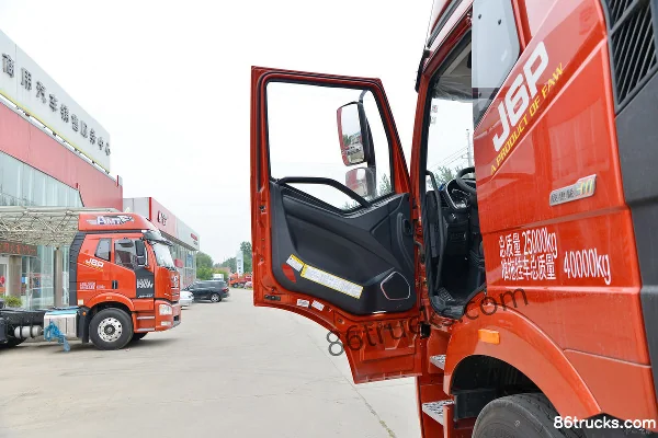 FAW Jiefang New J6P Heavy Truck Zhihui Edition 3.0 460 hp 6X4(10 wheels) AMT automatic hazardous material tractor truck (China VI) Cab (1)