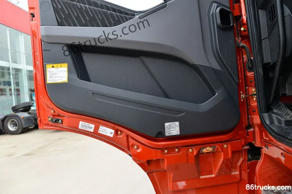 FAW Jiefang New J6P Heavy Truck Custom Edition 460 hp 4X2(6 wheels) AMT automatic tractor truck (China VI) Cab (3) | 86Trucks