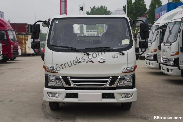 JAC Junling V5 Underground Garage Edition 150hp 4X2(6 wheels) 4.22m Single Row Flatbed Light Truck Exterior (2) | 86Trucks