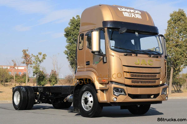 JAC JAC T9 medium-duty truck livestock transport truck