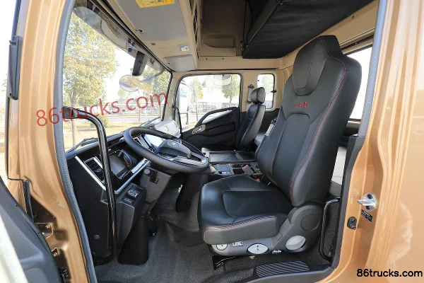 JAC Dewos T9 220hp 4X2(6 wheels) 6.8m Semi-row Livestock Cargo Truck (China VI) Cab (3) | 86Trucks