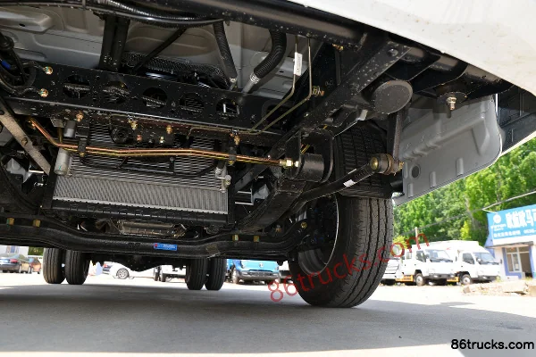 Dongfeng T6 2.0L 122 hp 4X2(6 wheels) 4.05m Single Row Van Light Truck (China VI) Chassis (3) | 86Trucks
