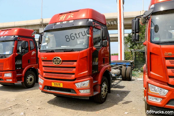 FAW Jiefang J6L camion moyen gamme supérieure 260 ch 4X2(6 roues) 6,75 m camion porteur à grille (China VI) Extérieur (3) | 86Trucks