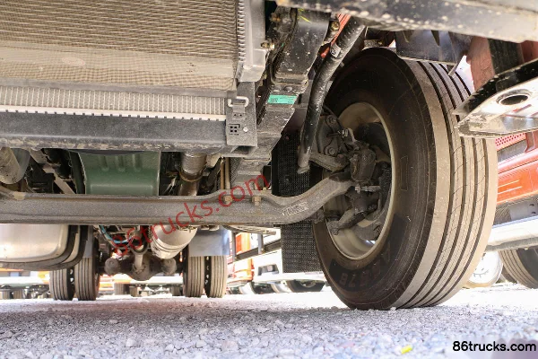 FAW Jiefang J6L 240 ch 4X2(6 roues) 6 m camion frigorifique (toit surélevé) Châssis (3) | 86Trucks