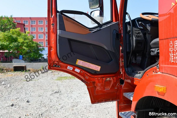 FAW Jiefang Nouveau J6P poids lourd Édition Leader 2.0 560 ch 6X4(10 roues) tracteur routier (China VI) Cabine (2) | 86Trucks