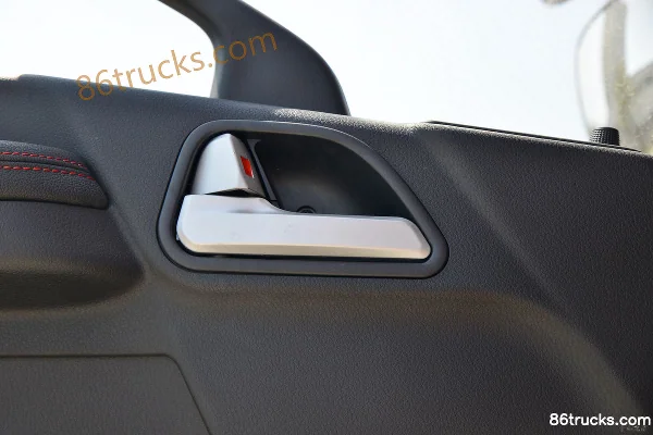 FAW Jiefang Qingdao JK6 Medium Truck 260 hp 4X2(6 wheels) 6.75m Grain Carrier Cargo Truck (China VI)(Mid Roof) Cab (3) | 86Trucks