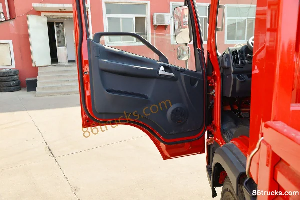 FAW Jiefang J6F 160 hp 4X2(6 wheels) 4.2m Single Row Flatbed Light Truck (China VI) Cab (2) | 86Trucks