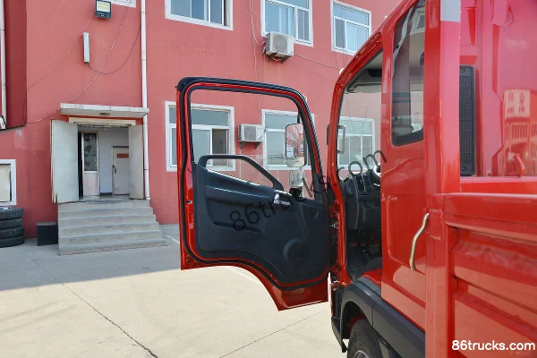 FAW Jiefang J6F Wide Body 160hp 4X2(6 wheels) 4.85m Semi-row Flatbed Light Truck (WLY 7-speed) Cab (1) | 86Trucks