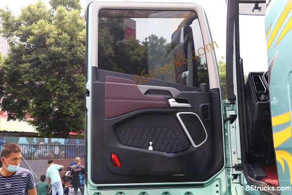 FAW Jiefang Qingdao Yingtu Business Class 620hp 6X4(10 wheels) AMT Automatic Tractor Truck (China VI) Cab (1) | 86Trucks