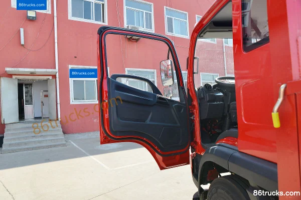 FAW Jiefang Hu V 130hp 4X2(6 wheels) 4.85m Semi-Row Flatbed Light Truck (5T Rear Axle) Cab (1) | 86Trucks