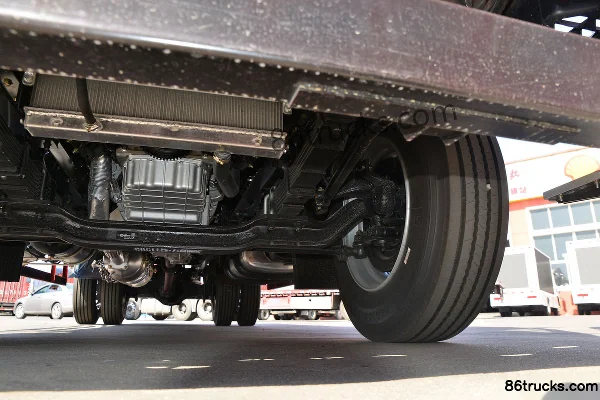 FAW Jiefang Hu V 130hp 4X2(6 wheels) 4.85m Semi-Row Flatbed Light Truck (5T Rear Axle) Chassis (3) | 86Trucks