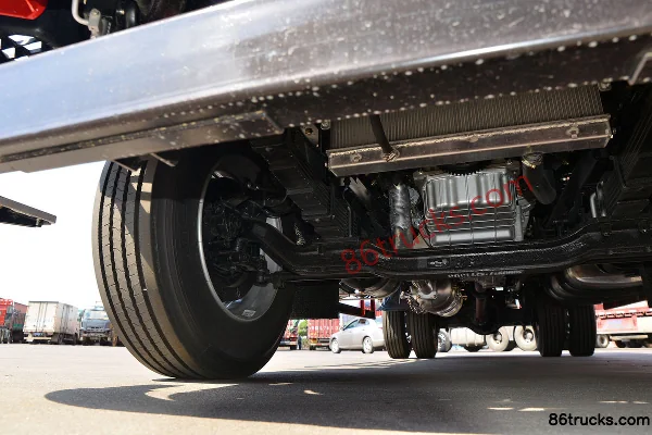 FAW Jiefang Hu V 130hp 4X2(6 wheels) 4.85m Semi-Row Flatbed Light Truck (5T Rear Axle) Chassis (2) | 86Trucks