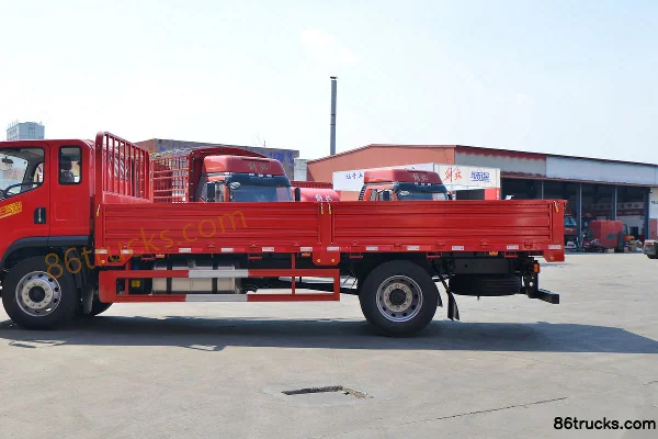 FAW Jiefang Hu V 130hp 4X2(6 wheels) 4.85m Semi-Row Flatbed Light Truck (5T Rear Axle) Body (2) | 86Trucks
