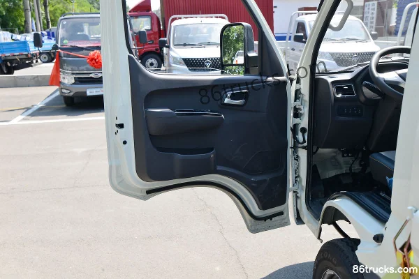 Foton Xiangling M2 version luxe 1,6 L 122 ch 4X2(6 roues) essence 3,3 m camion plateau simple cabine (2) | 86Trucks