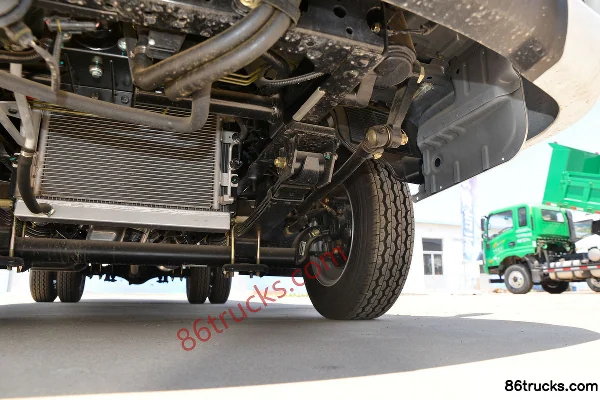 Ouling V5 Deluxe Edition 115 hp 4X2(6 wheels) 3.01m double-row van light truck (China VI) Chassis (3) | 86Trucks