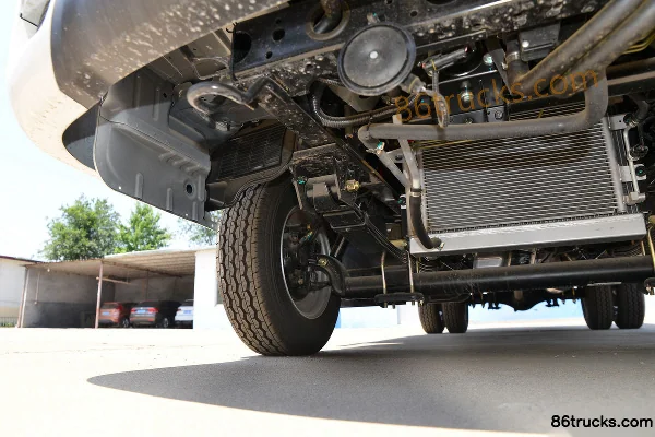 Ouling V5 Deluxe Edition 115 hp 4X2(6 wheels) 3.01m double-row van light truck (China VI) Chassis (2) | 86Trucks