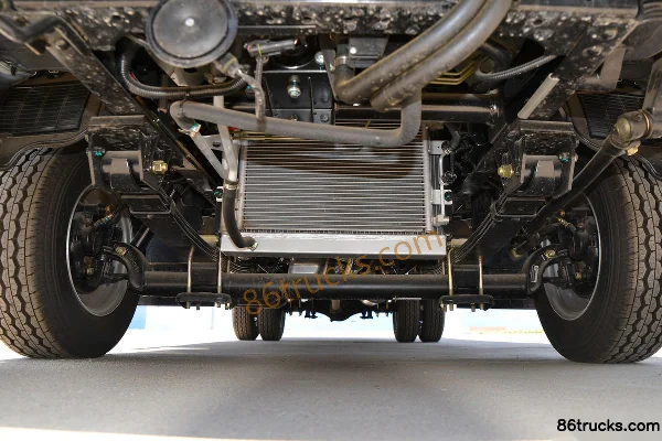 Ouling V5 Deluxe Edition 115 hp 4X2(6 wheels) 3.01m double-row van light truck (China VI) Chassis (1) | 86Trucks