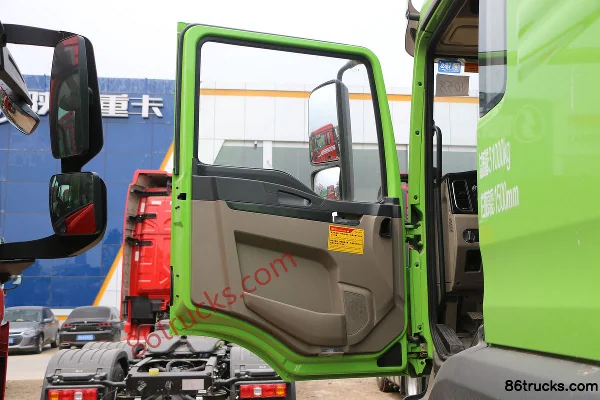 SHACMAN Delong M3000S 400 hp 8X4(12 wheels) 6.5m Dump Truck (China VI) Cab (1) | 86Trucks