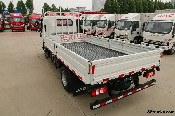 JAC Shuailing Q6 130 ch 4X2(6 roues) camion léger à plateau avec cabine simple 4,18 m (China VI) Carrosserie (2) | 86Trucks