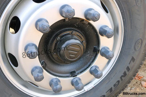 Foton AumanGTL Zhixiang Edition Basic 460 ch 6X4(10 roues) Tracteur routier (China VI) Châssis (2) | 86Trucks