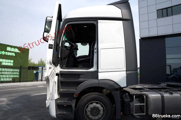 Mercedes-Benz New Actros Heavy Truck 450 hp 4X2(6 wheels) Tractor Truck (Model 1845 LS) (China VI) Cab (3) | 86Trucks