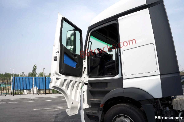 Mercedes-Benz New Actros Heavy Truck 450 hp 4X2(6 wheels) Tractor Truck (Model 1845 LS) (China VI) Cab (2) | 86Trucks