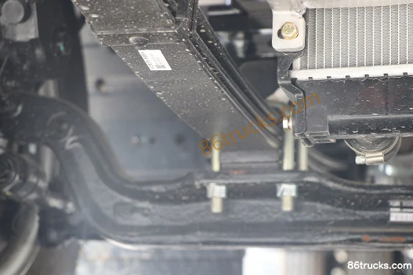 JAC Weiling K5 137 hp 4X2(6 wheels) 4.18 m single-row stake truck Chassis (2) | 86Trucks