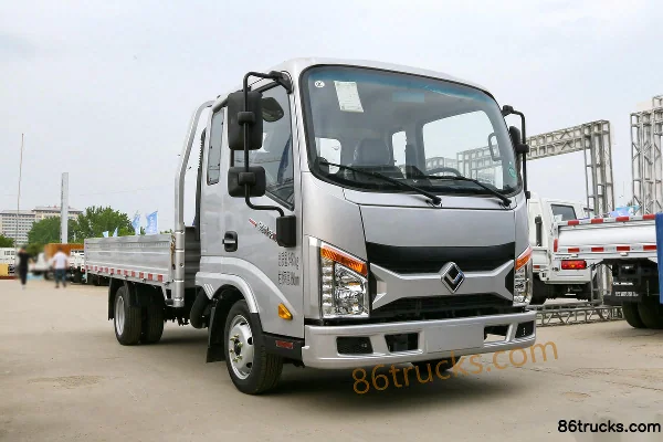 Ouling Jinlika II 2.0L 150 hp 4X2(6 wheels) gasoline 3.8 m semi-row flatbed light truck Exterior