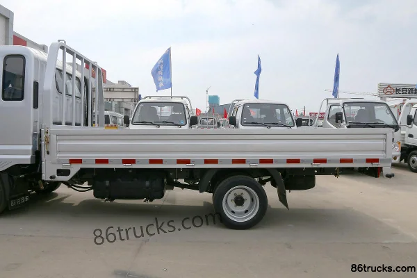 Ouling Jinlika II 2.0L 150 hp 4X2(6 wheels) gasoline 3.8 m semi-row flatbed light truck Body (1) | 86Trucks