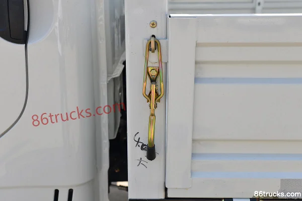 Dongfeng Xiaobawang W17 1.6L 123hp 4X2(6 wheels) 3.95m Single Row Flatbed Light Truck (China VI) Body (3) | 86Trucks