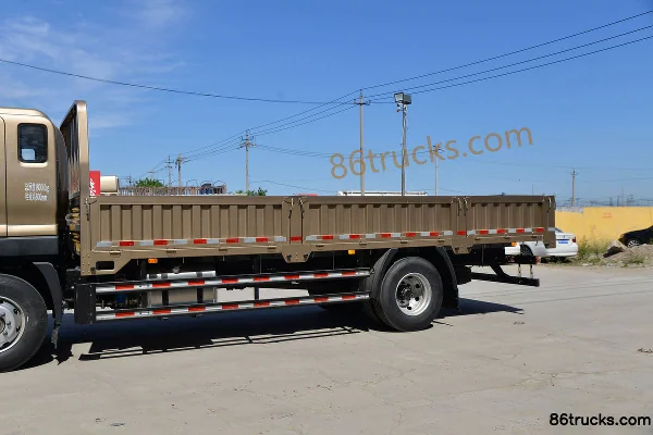 Foton Aoling Bumblebee 230hp 4X2(6 wheels) 6.8m Crew Cab Flatbed Cargo Truck (China VI) Body (1) | 86Trucks