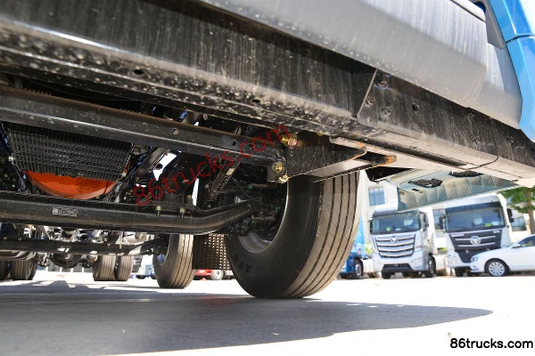 Foton AumanEST 6 Series Heavy Truck 320 hp 8X4(12 wheels) 9.53 m Flatbed Cargo Truck (3.7 Ratio) Chassis (3) | 86Trucks