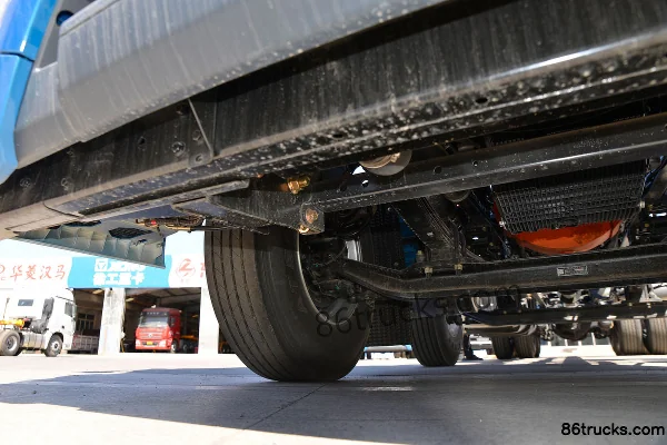 Foton AumanEST 6 Series Heavy Truck 320 hp 8X4(12 wheels) 9.53 m Flatbed Cargo Truck (3.7 Ratio) Chassis (2) | 86Trucks