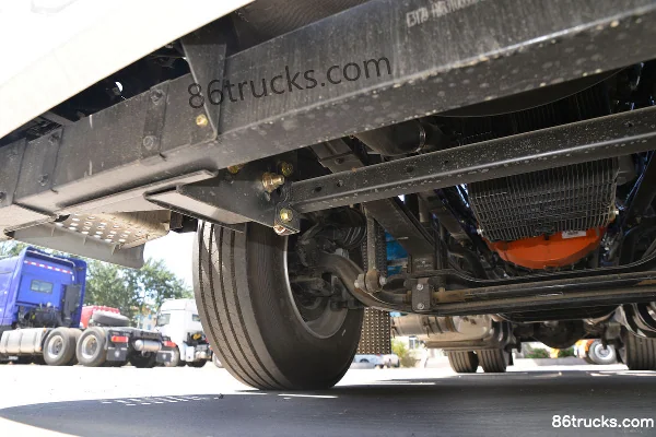 Auman GTL 14.5L LNG 530hp 4X2(6 wheels) ZF 12-Speed AMT Automatic Tractor Truck Chassis (2) | 86Trucks